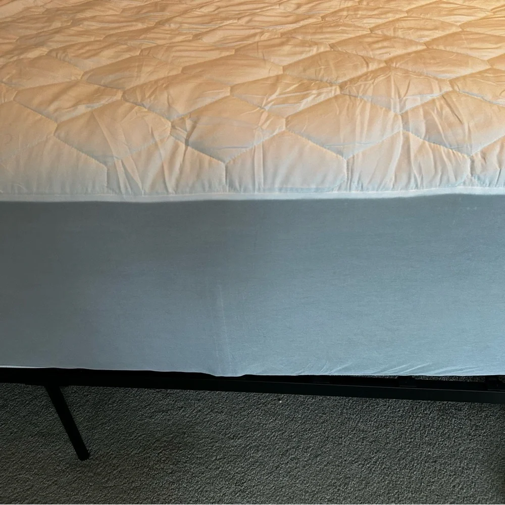 Lunsing Soft Breathable Waterproof King Mattress Cover/Protector